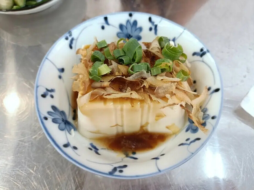 洪記原汁牛肉麵，樹林在地人最愛麻辣味，新北樹林美食。