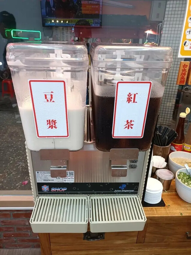 洪記原汁牛肉麵，樹林在地人最愛麻辣味，新北樹林美食。