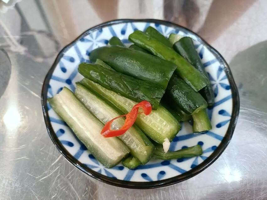 洪記原汁牛肉麵，樹林在地人最愛麻辣味，新北樹林美食。