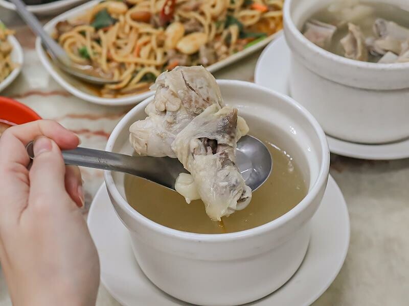 新竹南寮必吃！龍門燉品50秒爆炒炒飯，新竹北區美食推薦。