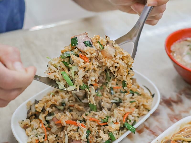 新竹南寮必吃！龍門燉品50秒爆炒炒飯，新竹北區美食推薦。