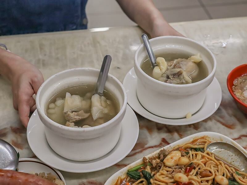 新竹南寮必吃！龍門燉品50秒爆炒炒飯，新竹北區美食推薦。