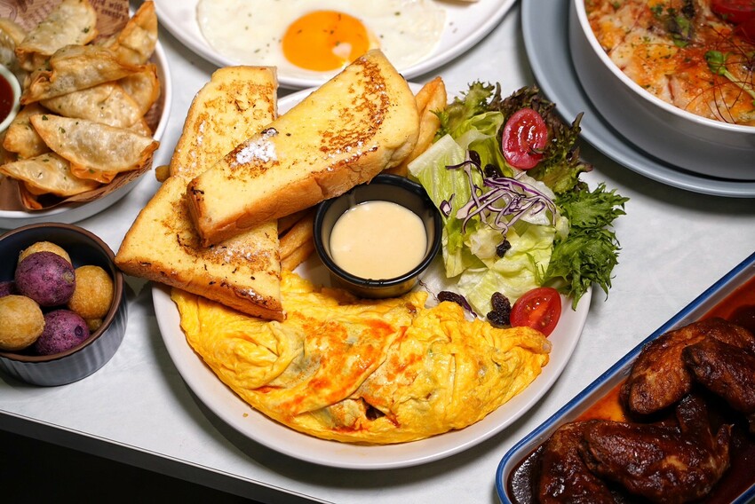新開幕的「木需奶奶Brunch」竟然是以爬蟲類為主題的早午餐店，早午餐全天候供應超加分！台中平價大份量早午餐新選擇！爬蟲友善餐廳！ - 阿華田的美食日記