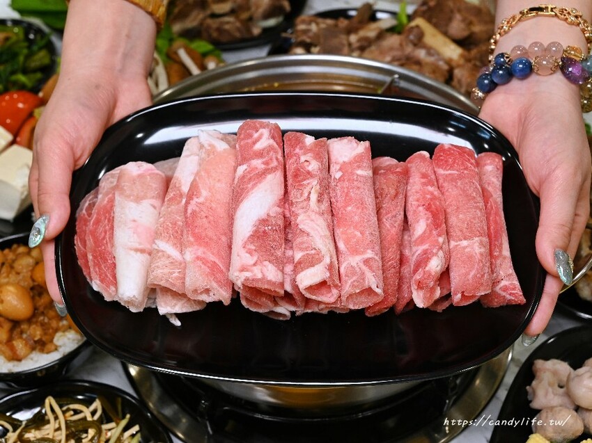 正老林羊肉爐吃到飽｜台中高評價羊肉爐吃到飽再一間，羊肉塊、羊腳筋、羊肋排、羊大骨任你吃到飽～ - 糖糖's 享食生活