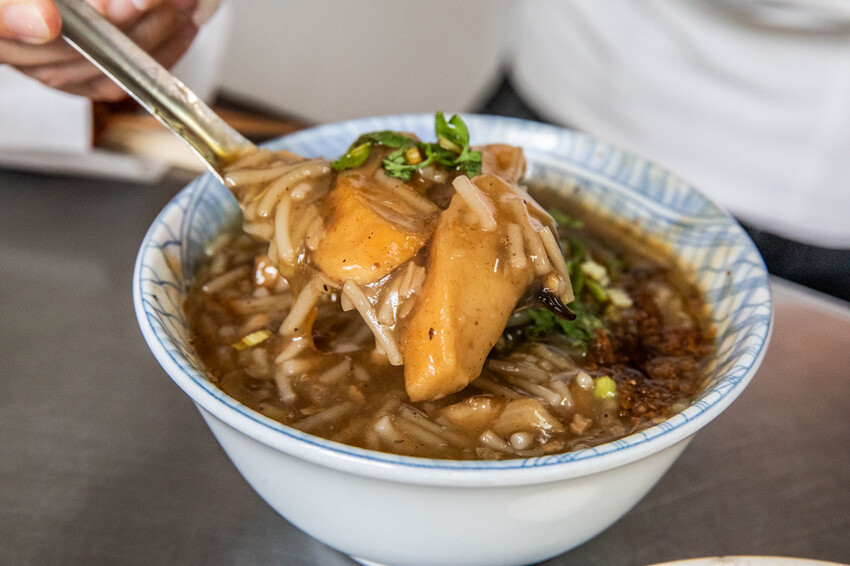 宜蘭阿扁米粉羹推薦，60年老店在地人最愛，隱藏版美食。