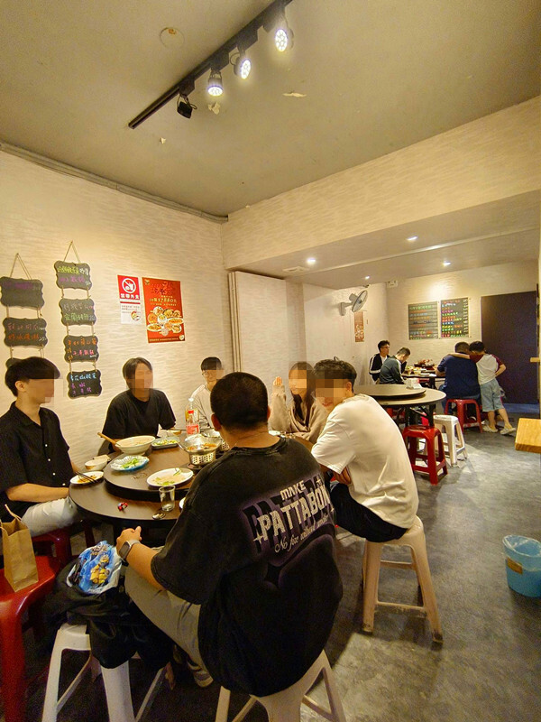 信義區熱炒首選！Google 4.9星「俗又大碗」熱炒嗨起來。