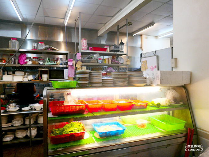 極品海鮮快炒，宜蘭薑母鴨羊肉爐熱炒都吃得到，三合一美味。