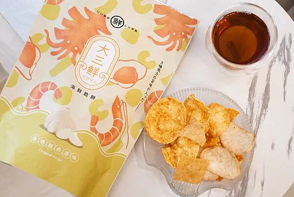 大三鮮脆餅開箱，彰化海鮮團購零食首選，海鮮脆餅超涮嘴。