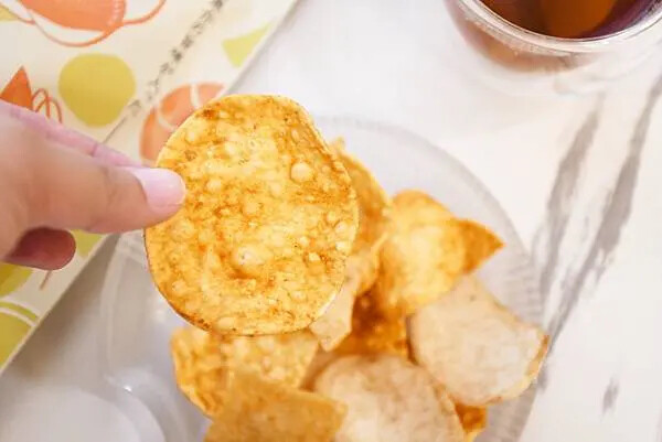 大三鮮脆餅開箱，彰化海鮮團購零食首選，海鮮脆餅超涮嘴。
