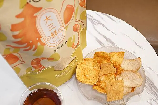 大三鮮脆餅開箱，彰化海鮮團購零食首選，海鮮脆餅超涮嘴。