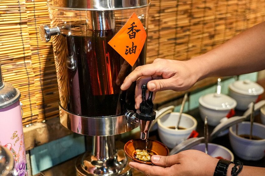 桃園楊梅｜薑太宮市井小火鍋(楊梅店)．288元起爽吃臉盆煙囪鍋，全台獨家火鍋雞也太狂！