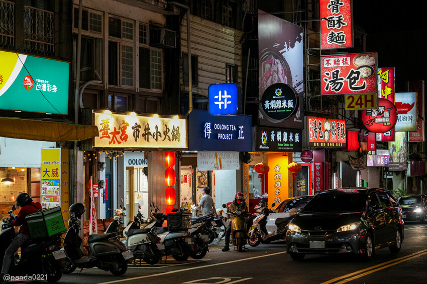 桃園楊梅｜薑太宮市井小火鍋(楊梅店)．288元起爽吃臉盆煙囪鍋，全台獨家火鍋雞也太狂！