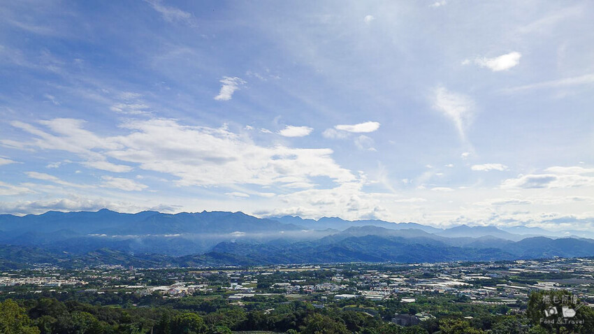 新社山沐斯達，絕美山景＋美食餐廳一次享，台中新社景觀餐廳推薦。