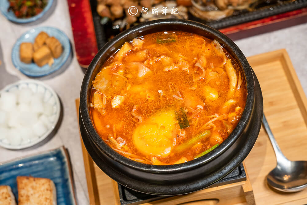 親水河畔韓式料理必吃!人蔘雞湯與超狂炸雞派對讓你愛爆。