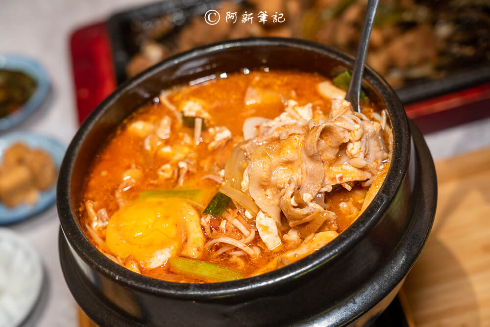 親水河畔韓式料理必吃!人蔘雞湯與超狂炸雞派對讓你愛爆。