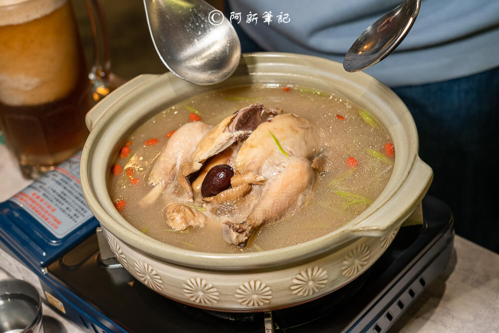 親水河畔韓式料理必吃!人蔘雞湯與超狂炸雞派對讓你愛爆。