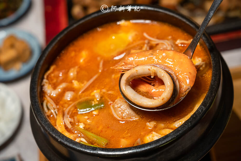 親水河畔韓式料理必吃!人蔘雞湯與超狂炸雞派對讓你愛爆。