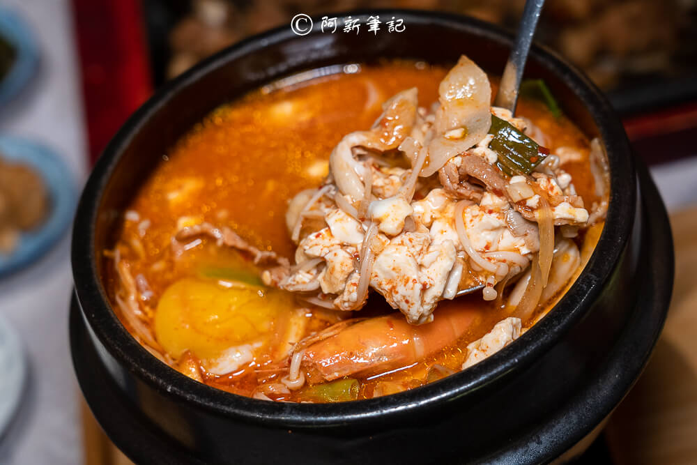 親水河畔韓式料理必吃!人蔘雞湯與超狂炸雞派對讓你愛爆。