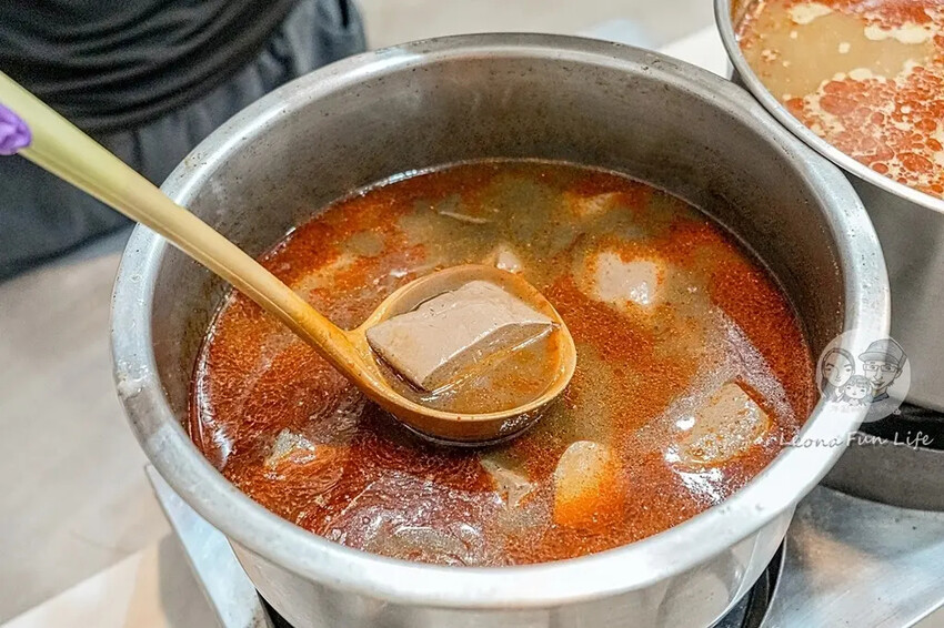 台中大里美食推薦！麻娃子麻辣燙超夠味，隱藏版香辣滷味必吃。