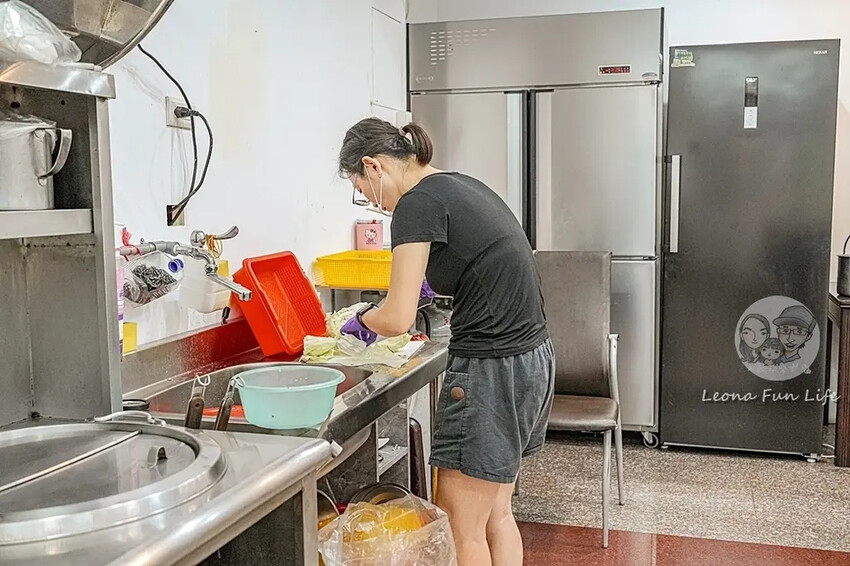 台中大里美食推薦！麻娃子麻辣燙超夠味，隱藏版香辣滷味必吃。