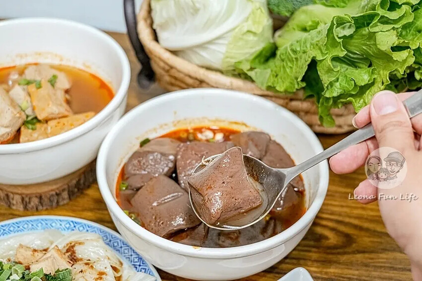 台中大里美食推薦！麻娃子麻辣燙超夠味，隱藏版香辣滷味必吃。