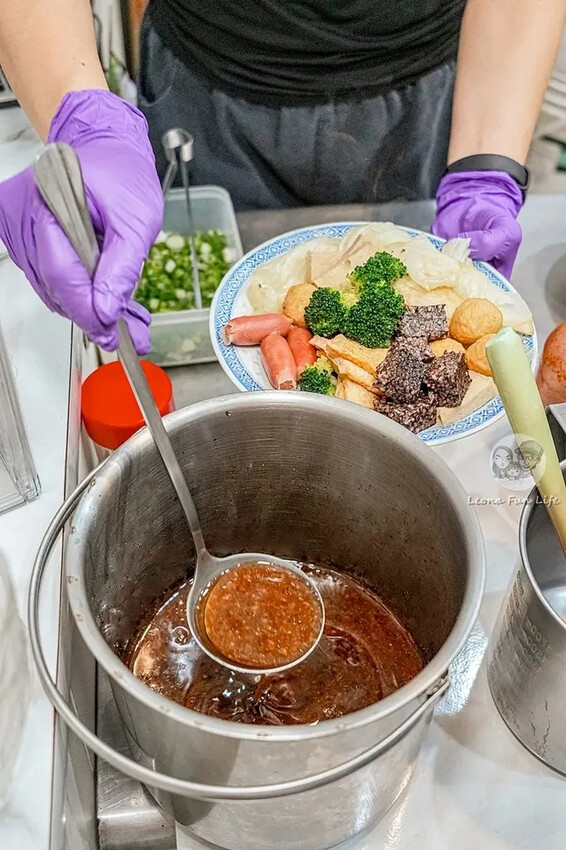 台中大里美食推薦！麻娃子麻辣燙超夠味，隱藏版香辣滷味必吃。