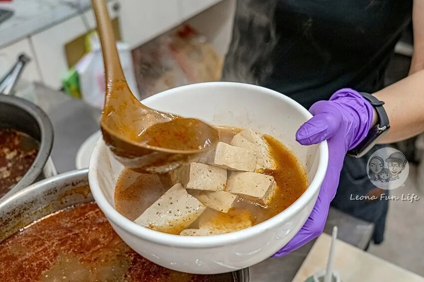 台中大里美食推薦！麻娃子麻辣燙超夠味，隱藏版香辣滷味必吃。