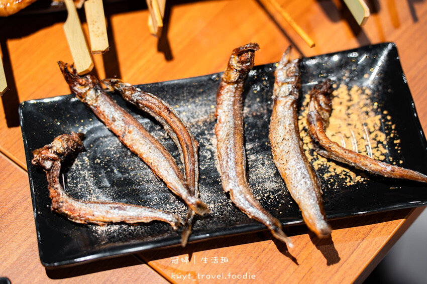 台北居酒屋推薦_柒息地串燒居酒屋晴光店，全台唯一鍋巴烤肉粽！炙烤肉粽刷上烤肉神醬，必吃端午節食物_2025菜單 – 冠婷生活趣