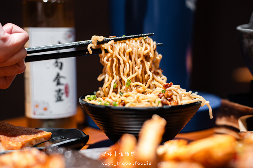台北居酒屋推薦_柒息地串燒居酒屋晴光店，全台唯一鍋巴烤肉粽！炙烤肉粽刷上烤肉神醬，必吃端午節食物_2025菜單 – 冠婷生活趣