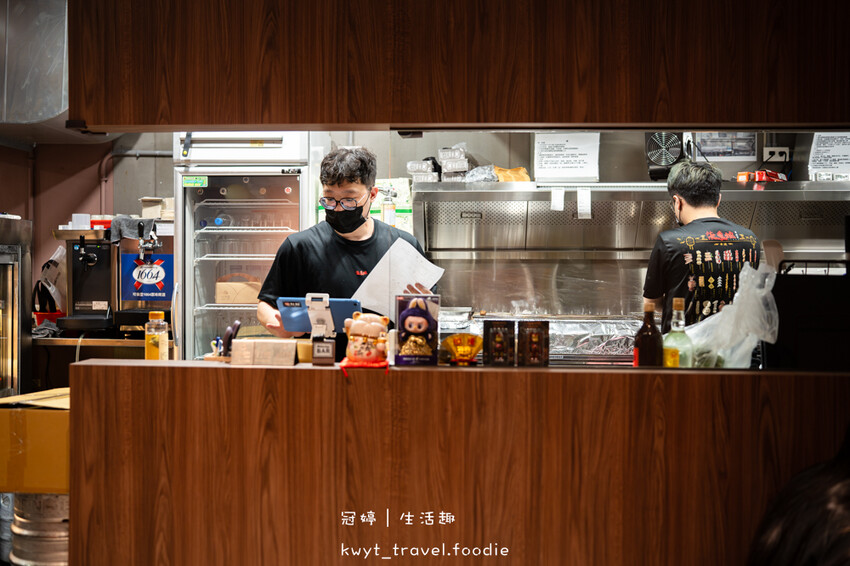 台北居酒屋推薦_柒息地串燒居酒屋晴光店，全台唯一鍋巴烤肉粽！炙烤肉粽刷上烤肉神醬，必吃端午節食物_2025菜單 – 冠婷生活趣