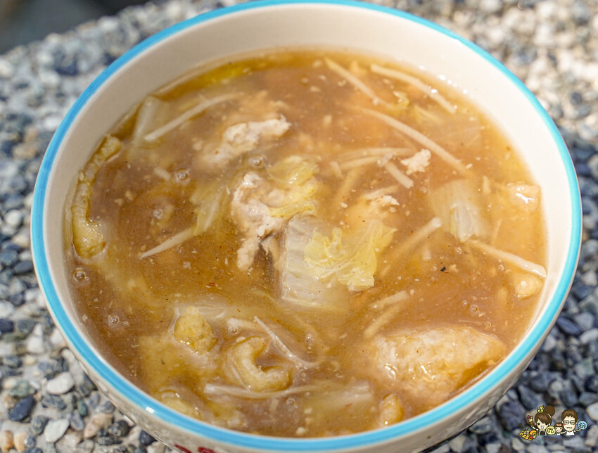 有膨皮的高興古早味辦桌羹，傳統市場傳承40年辦桌羹、油飯 X 瑞興市場、高雄美食、必吃肉羹 - 跟著尼力吃喝玩樂＆親子生活
