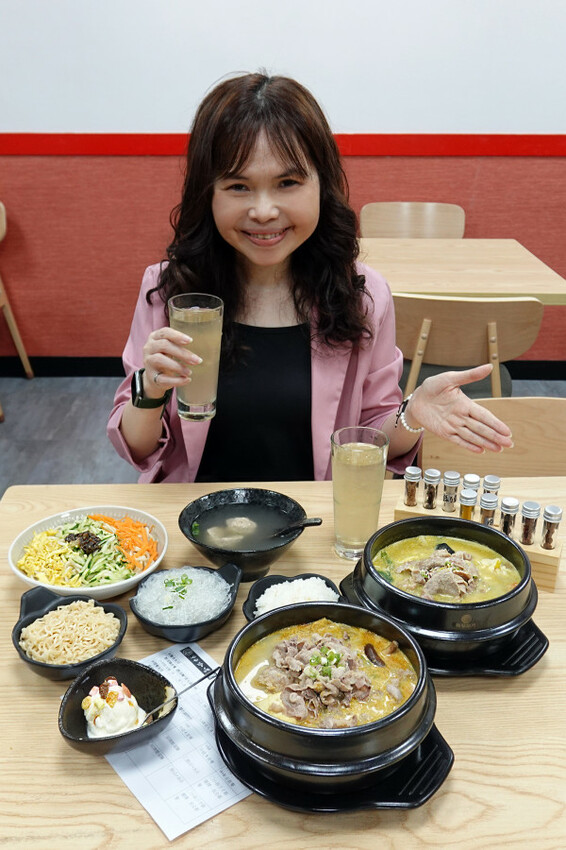 新北市板橋區這家不用沾醬的熟成咖哩火鍋一吃就愛上-94咖哩孃，新北市政府、板橋大遠百附近有咖哩火鍋及簡餐的平價餐廳