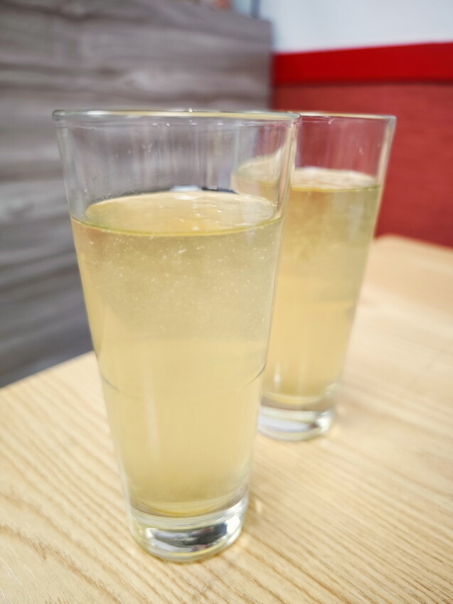 板橋新開咖哩專門店【94咖哩孃】一人小火鍋暖心上桌：香濃不膩熟成咖哩鍋＋必吃開胃醋溜麵，平價人氣店. - 老爺爺與小老婆
