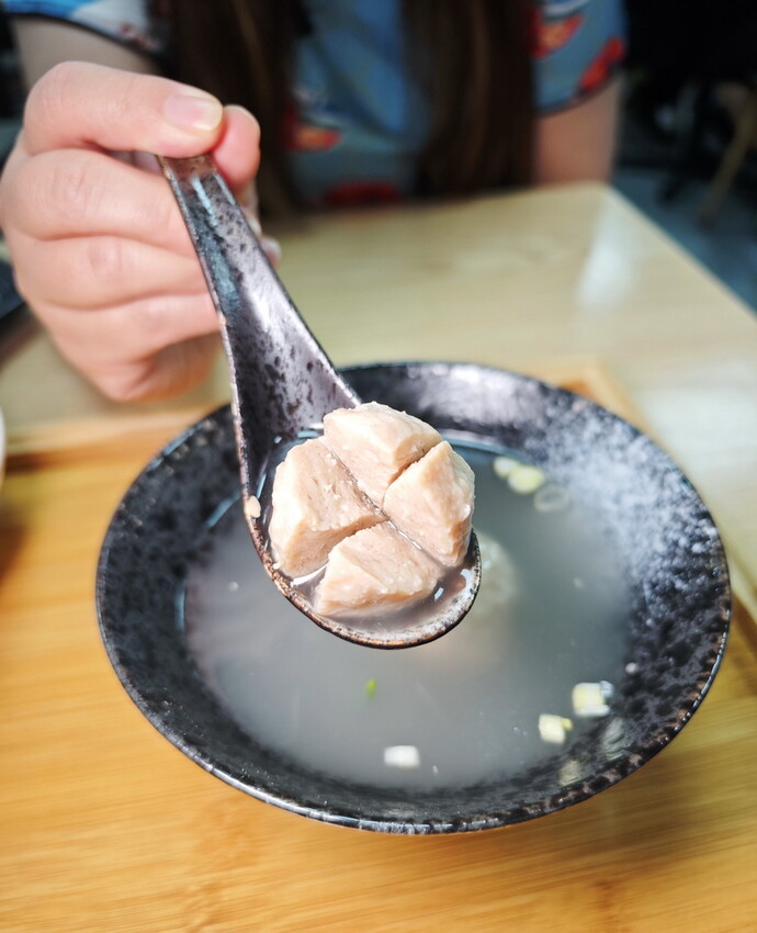 板橋新開咖哩專門店【94咖哩孃】一人小火鍋暖心上桌：香濃不膩熟成咖哩鍋＋必吃開胃醋溜麵，平價人氣店. - 老爺爺與小老婆
