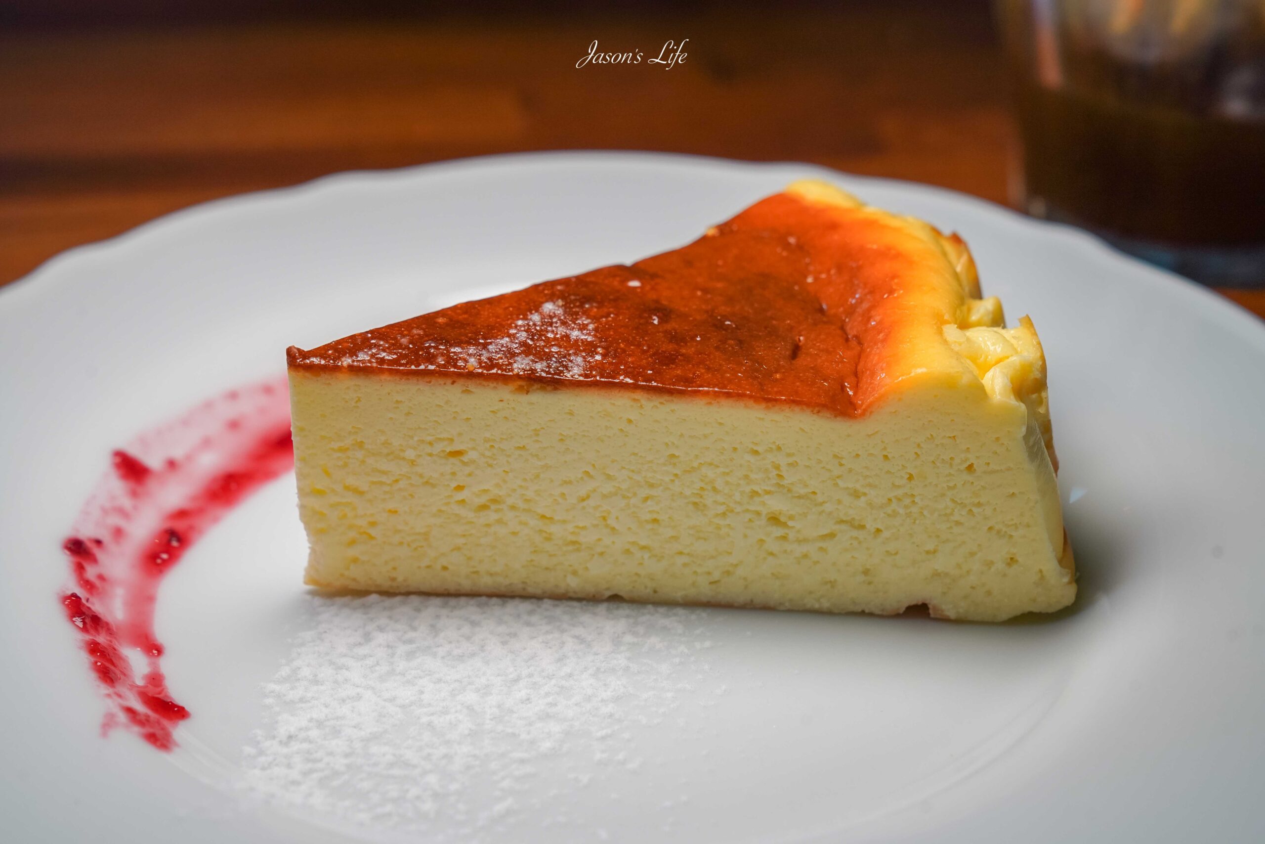 台中勤美美食推薦！做咖啡hecho老牌咖啡廳變身餐酒館，台中最潮聚餐選擇。