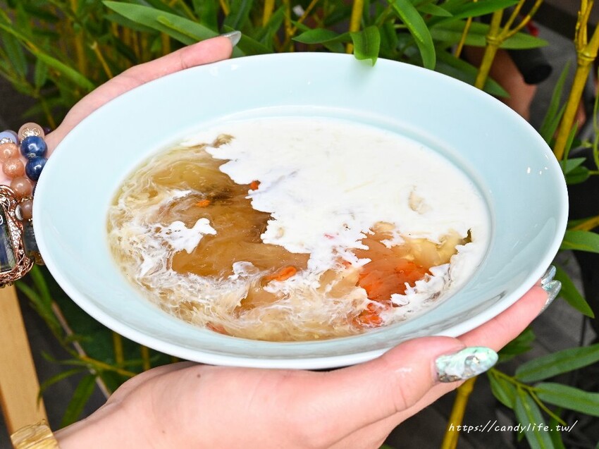 水澤潤舖|台中新開幕創意手搖飲,將現代茶飲文化結合東方養生甜品,生意超級好 - 糖糖's 享食生活