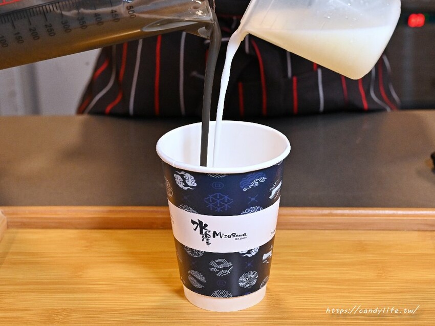 水澤潤舖|台中新開幕創意手搖飲,將現代茶飲文化結合東方養生甜品,生意超級好 - 糖糖's 享食生活