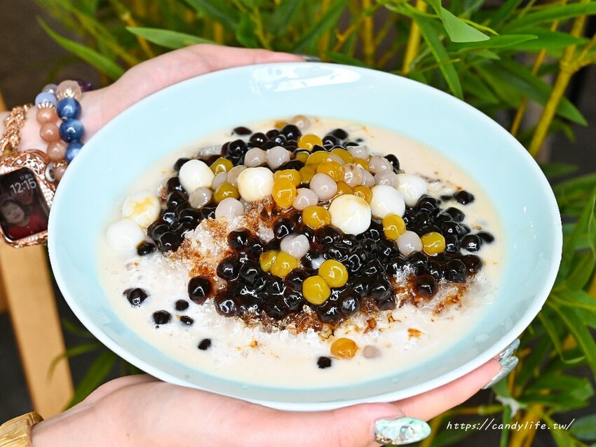 水澤潤舖|台中新開幕創意手搖飲,將現代茶飲文化結合東方養生甜品,生意超級好 - 糖糖's 享食生活