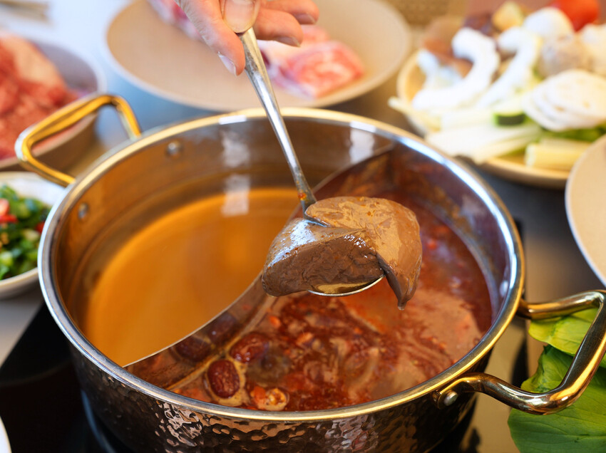 【虎鍋 日式鍋物】尚順周邊的質感鍋物～自助吧吃到飽誠意十足～環境舒適又寬敞！