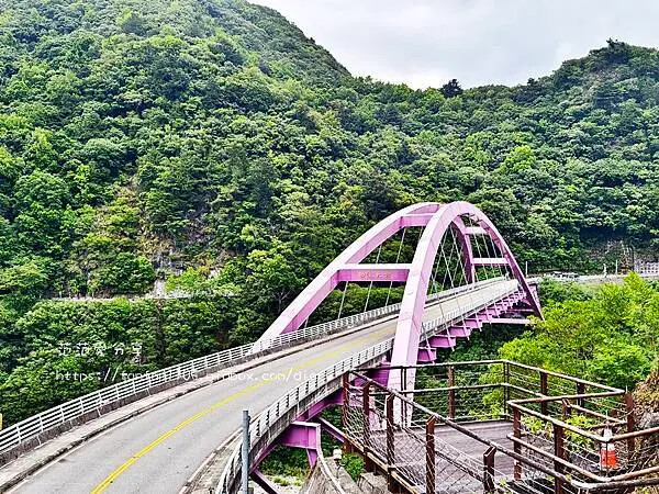 【拉拉山民宿】北橫貫下巴陵溫泉山莊｜藏身北橫公路的溫泉綠洲，泡湯賞山景吃合菜一次滿足！ (30).jpg
