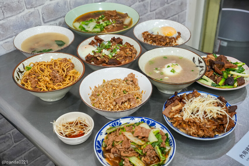 桃園｜台南牛饕溫體牛肉湯(桃園店)，牛肉湯、肉燥飯、牛雜熱炒通通吃得到