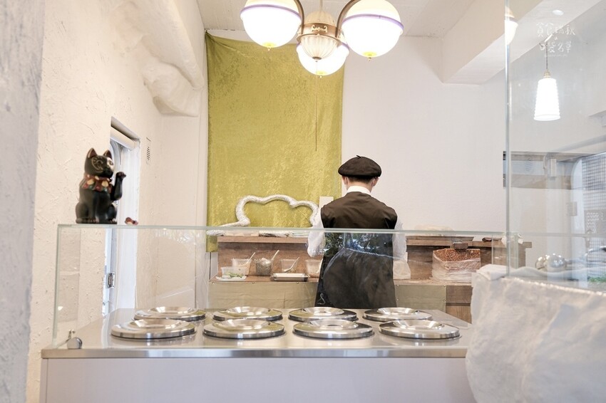 台中西區｜勤美商圈新店報報！超萌散步甜點～春捲冰淇淋清爽好吃