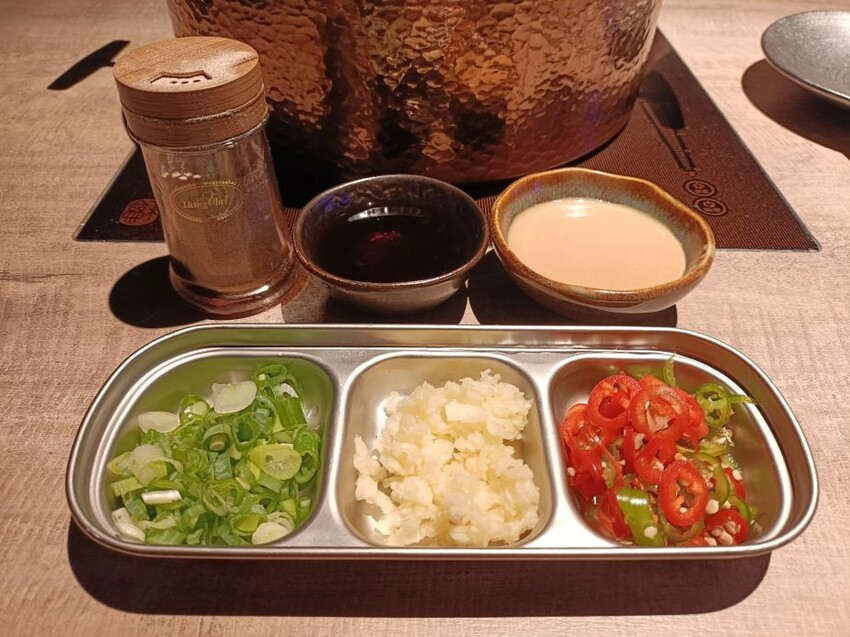 高檔食材奢華享受 ！必吃忠孝新生無菜單鍋物，山上走走頂級海鮮和牛