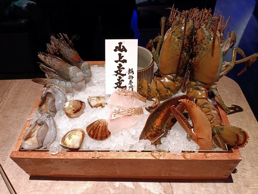 高檔食材奢華享受 ！必吃忠孝新生無菜單鍋物，山上走走頂級海鮮和牛
