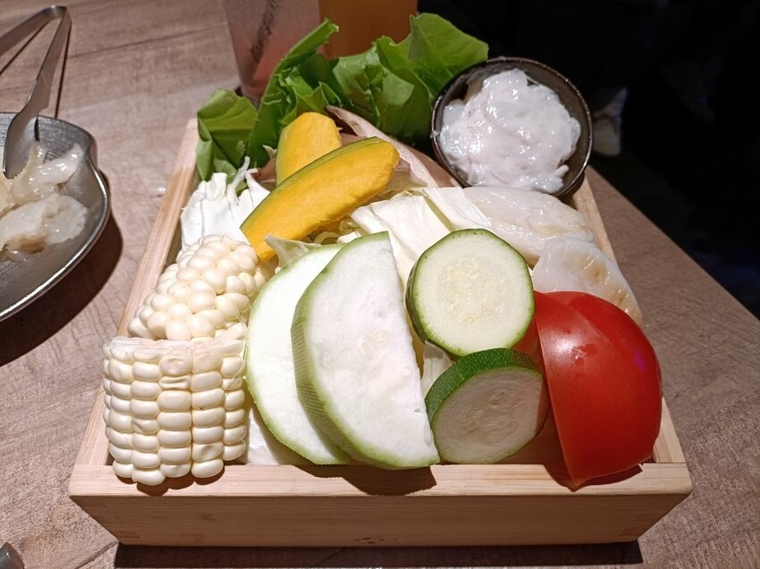 高檔食材奢華享受 ！必吃忠孝新生無菜單鍋物，山上走走頂級海鮮和牛