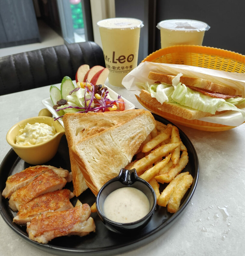 新竹關東早午餐！Leo歐式早餐，必點花草檸檬雞腿 碳烤豬排，早午餐美食體驗。