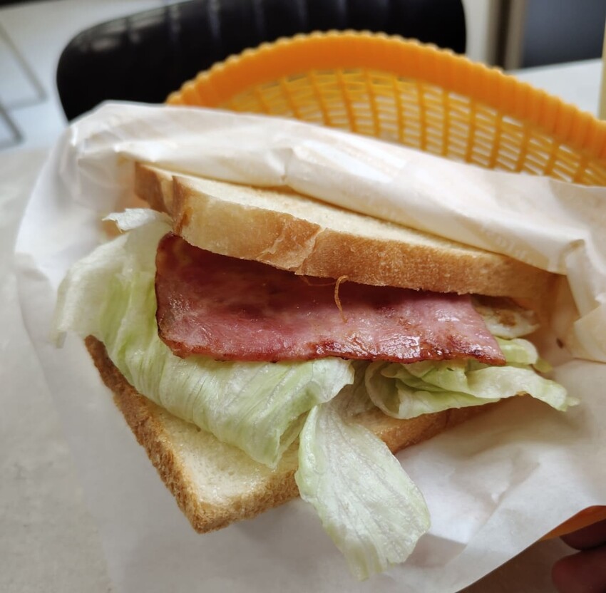 新竹關東早午餐！Leo歐式早餐，必點花草檸檬雞腿 碳烤豬排，早午餐美食體驗。