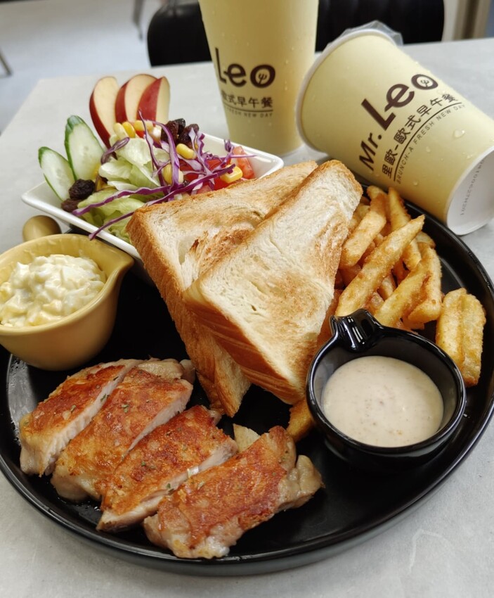 新竹關東早午餐！Leo歐式早餐，必點花草檸檬雞腿 碳烤豬排，早午餐美食體驗。