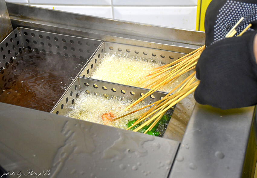 嚴選大豆油加雞油及豬油煉製成, 無裏粉雞排超好吃