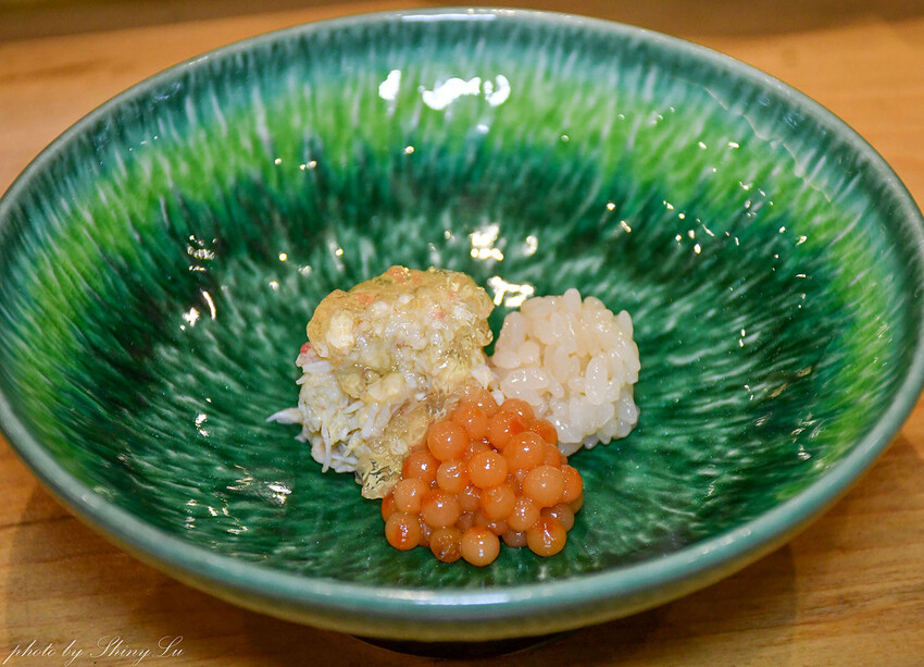 不惜重本選用日本空運來台的四季旬味，道地的日本料理手法，讓大家不用出國，一樣可以吃到日本時節的美味餐點